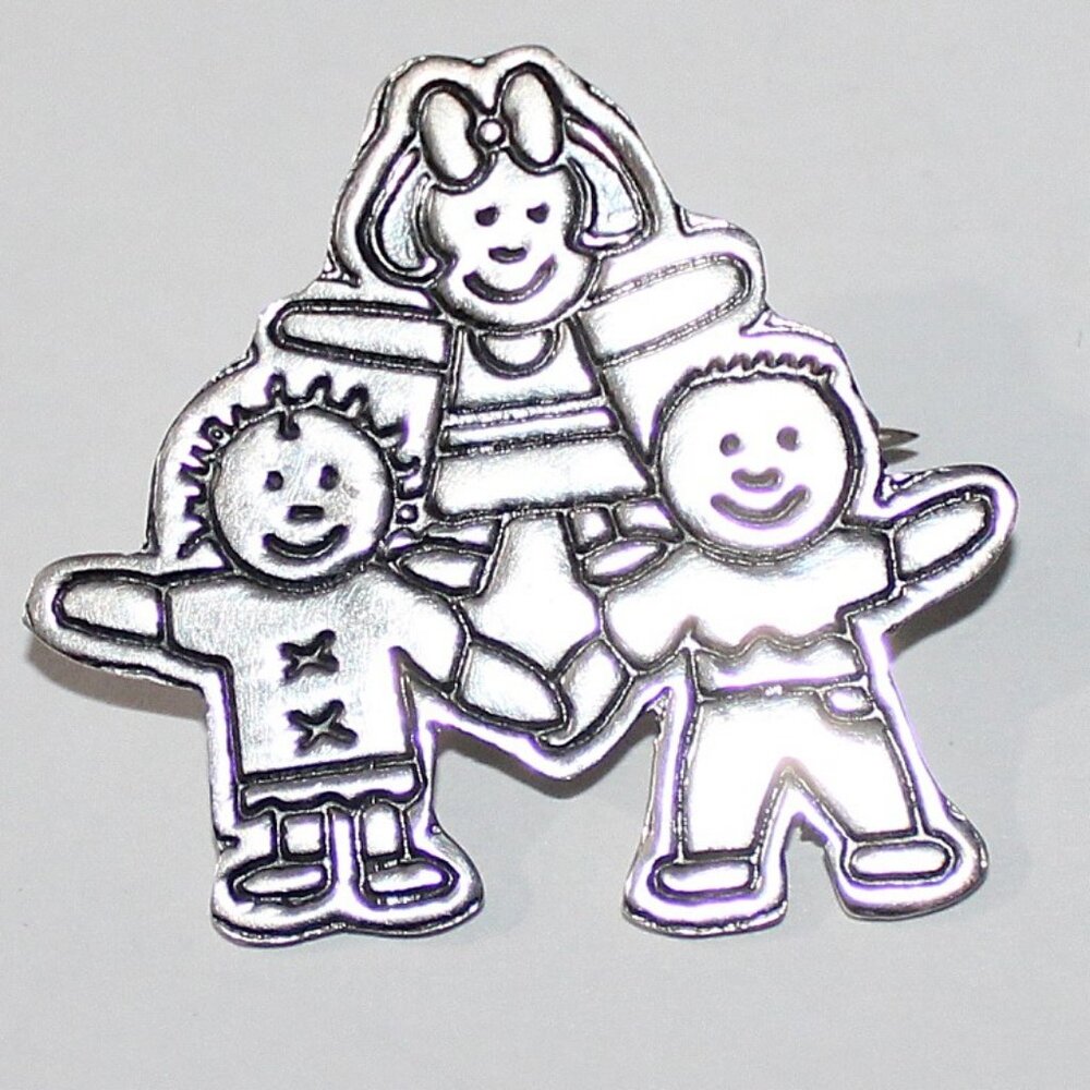 Vintage Sterling Silver Friends Children Brooch 6 Grams
